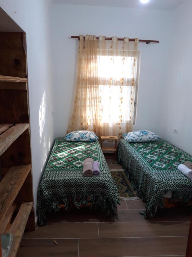Villa Bujtinat Skenderi Gjinar 2 Exterior foto